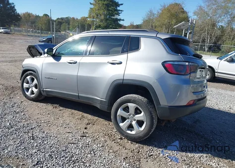 2019 Jeep Compass Latitude 4X4 from USA, damaged, VIN 3C4NJDBB6KT671879